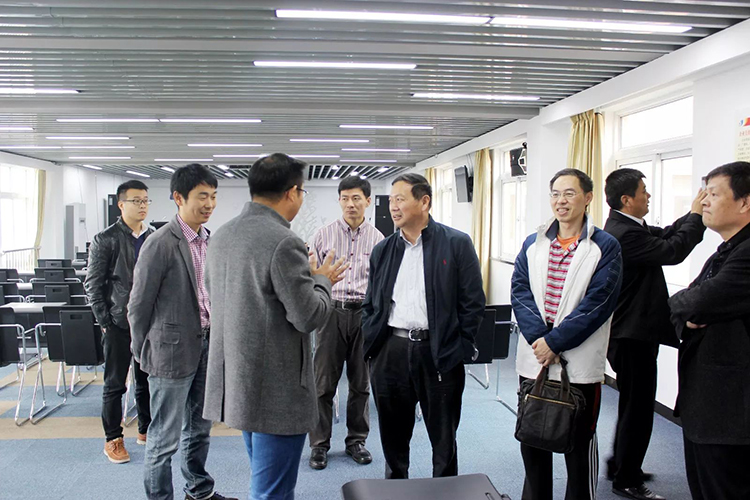 中國(guó)計(jì)量科學(xué)研究院調(diào)研組來(lái)訪(fǎng)06.jpg